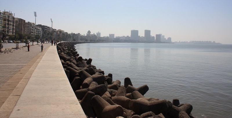 visit marine drive in mumbai places