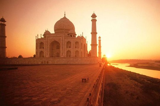 Sunrise Taj Mahal Tour From Delhi