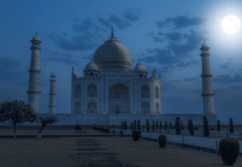 Exploring the Majestic Taj Mahal: An Unforgettable Overnight Tour